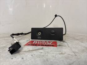 Ford Cm5t-04462-aa 2012 Focus Aux Usb Sockets Connectors Cm5t-044k62-aa Ds7t14d202