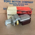 Nos Oem Ford 70 71 72 L800 L900 LT800 LT900 LTS800 D0HZ-11654-A Headlight Switch. Fixed Price $49.50.